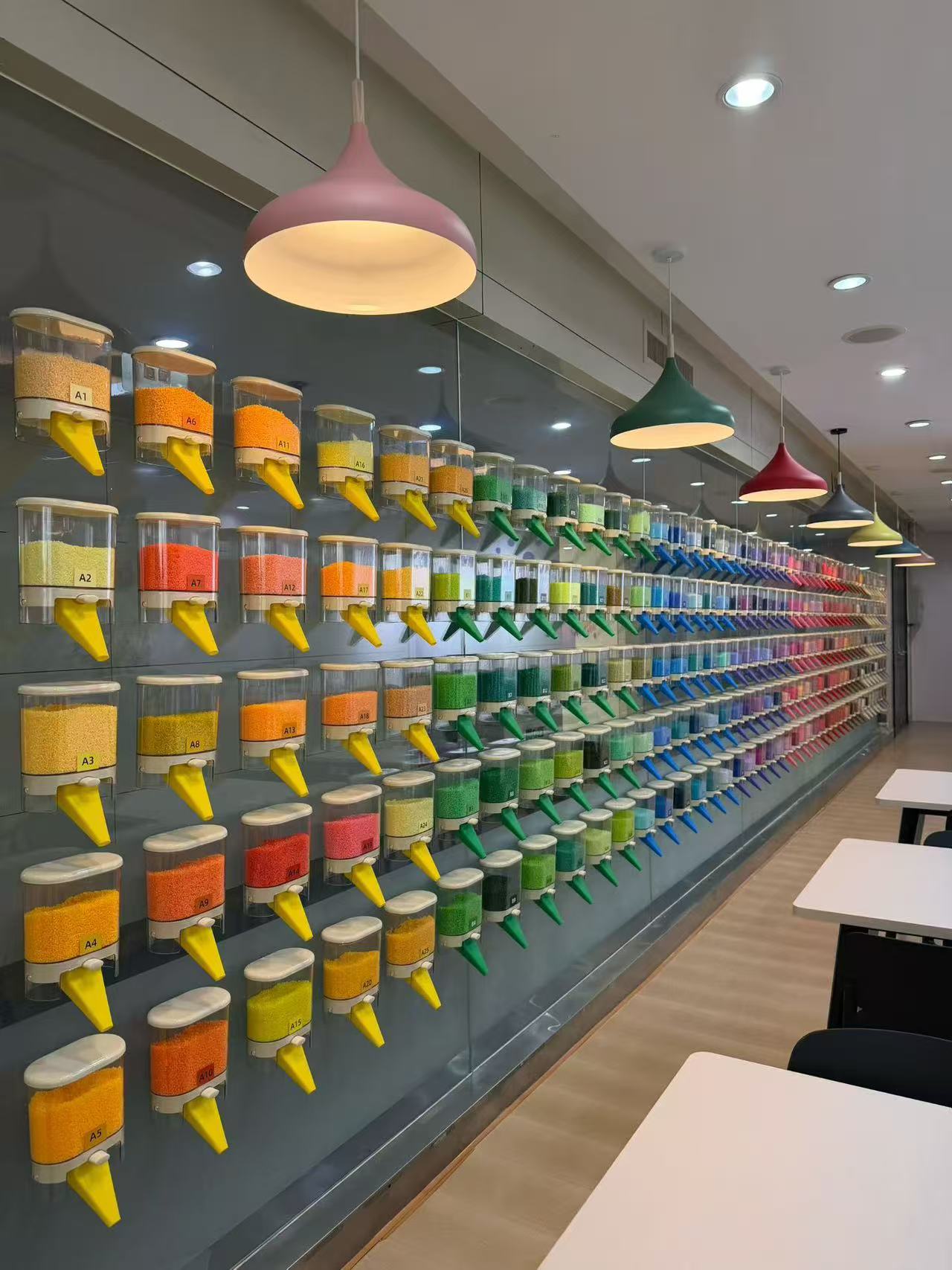 大学城店黄绿蓝色段豆架